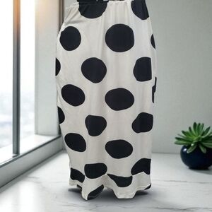 Black and White Midi Pencil Skirt for Work